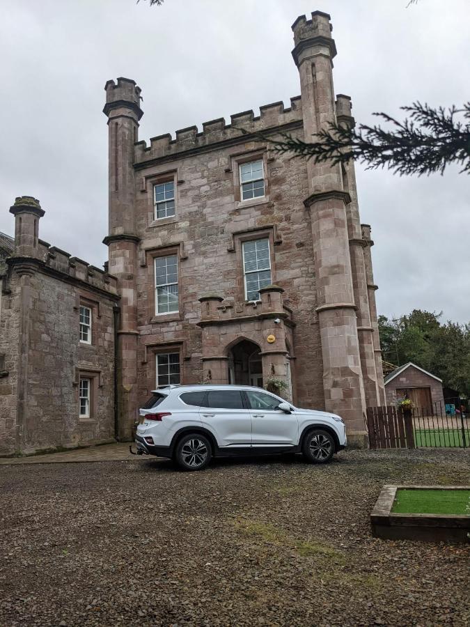 Langhouse Castle Bed And Breakfast Inverkip Kültér fotó